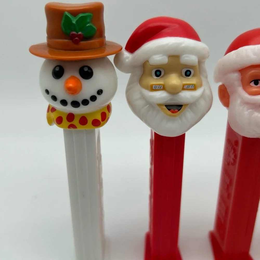 Lot Of 4 Vintage PEZ  Candy Dispensers Santa Clause And Snowman